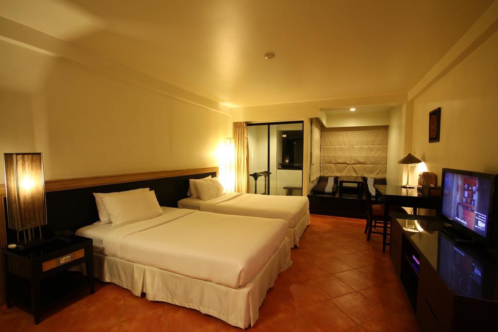 Avantika Boutique Hotel Patong Exterior photo